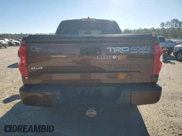 2017 Toyota Tundra Platinum z VIN 5TFAY5F17HX585415, wystawiony jako Copart lot #83656314 z przebiegiem 66 684 mil mil oraz Szkoda całkowita • Salvage title. Historia ofert i sprzedaży dostępna na DreamBid. Obrazek 6.