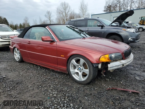 2001 BMW 3 Series 325Ci with VIN WBABS334X1JY41304, listed as a Copart auction lot 85814304 with 93,527 mi miles and Salvage Title. Bid and sale history available at carsss.com. Image 4.
