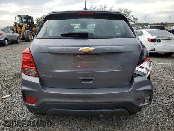 2020 Chevrolet Trax LS z VIN 3GNCJKSB3LL175622, wystawiony jako Copart lot #63316885 z przebiegiem Nie podano mil oraz Szkoda całkowita • Salvage title. Historia ofert i sprzedaży dostępna na DreamBid. Obrazek 6.