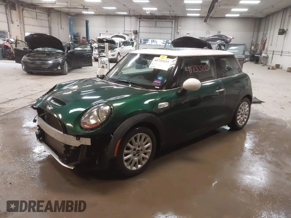 2015 MINI Hardtop S z VIN WMWXP7C57F2A39384, wystawiony jako IAAI lot #41733215 z przebiegiem 60 750 mil mil oraz . Historia ofert i sprzedaży dostępna na DreamBid. Obrazek 2.