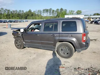 2016 Jeep Patriot Sport z VIN 1C4NJPBA6GD698215, wystawiony jako Copart lot #52164275 z przebiegiem Nie podano mil oraz Szkoda całkowita • Salvage title. Historia ofert i sprzedaży dostępna na DreamBid. Obrazek 2.