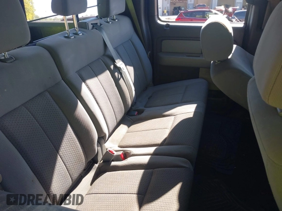 2014 Ford F-150 XL with VIN 1FTEW1CM7EKE11447, listed as a IAAI auction lot 40263342 with 136,589 mi miles. Bid and sale history available at carsss.com. Image 8.