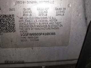 2023 Chevrolet Bolt EV 1LT z VIN 1G1FW6S05P4169385, wystawiony jako IAAI lot #42134812 z przebiegiem 41 205 mil mil oraz . Historia ofert i sprzedaży dostępna na DreamBid. Obrazek 9.