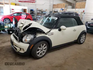 2015 MINI Convertible S z VIN WMWZP3C54F2A90956, wystawiony jako Copart lot #57052545 z przebiegiem 39 096 mil mil oraz Szkoda całkowita • Salvage title. Historia ofert i sprzedaży dostępna na DreamBid. Obrazek 1.