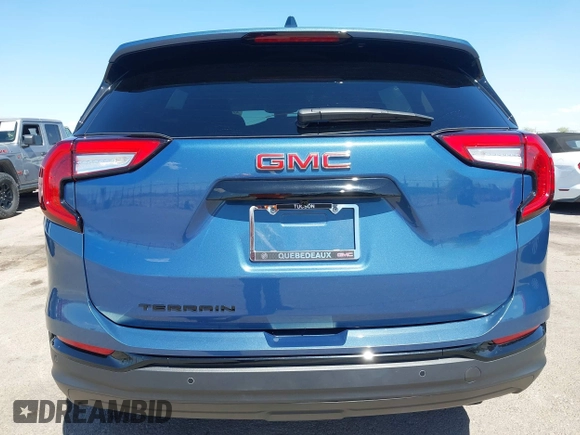 2024 GMC Terrain SLE z VIN 3GKALMEG5RL292662, wystawiony jako IAAI lot #42148356 z przebiegiem 12 939 mil mil oraz . Historia ofert i sprzedaży dostępna na DreamBid. Obrazek 16.