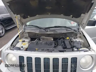 2009 Jeep Patriot Sport z VIN 1J4FT28B29D110728, wystawiony jako IAAI lot #42264825 z przebiegiem 194 459 mil mil oraz . Historia ofert i sprzedaży dostępna na DreamBid. Obrazek 10.