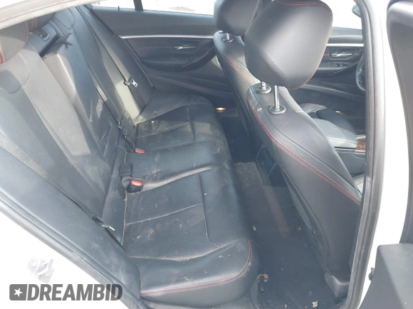 2018 BMW 3 Series 330i xDrive with VIN WBA8D9G52JNU68682, listed as a IAAI auction lot 41421618 with 117,301 mi miles and . Bid and sale history available at DreamBid. Image 8.