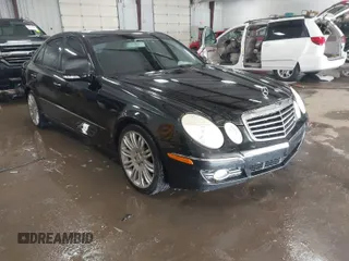 2007 Mercedes-Benz E-Class 3.5L with VIN WDBUF56X57B137014, listed as a IAAI auction lot 41609057 with 175,382 mi miles. Bid and sale history available at carsss.com. Image 1.