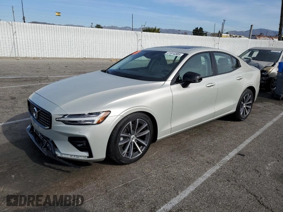2022 Volvo S60 Momentum with VIN 7JRL12TZ1NG162669, listed as a Copart auction lot 41914305 with 3,642 mi miles and Salvage Title. Bid and sale history available at carsss.com. Image 1.