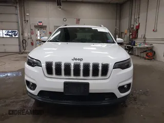 2019 Jeep Cherokee Latitude with VIN 1C4PJMCB7KD142941, listed as a IAAI auction lot 41491536 with 117,840 mi miles. Bid and sale history available at carsss.com. Image 12.