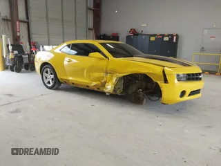 2012 Chevrolet Camaro 1LT с VIN 2G1FB1E3XC9197260, выставлен на аукционе IAAI как лот 42697940 с пробегом 111 297 миль миль и . История ставок и продаж доступна на DreamBid. Изображение 1.