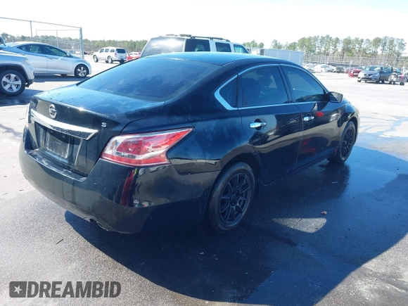 2014 Nissan Altima 2.5 with VIN 1N4AL3AP9EN375913, listed as a IAAI auction lot 41820544 with 201,850 mi miles. Bid and sale history available at carsss.com. Image 4.