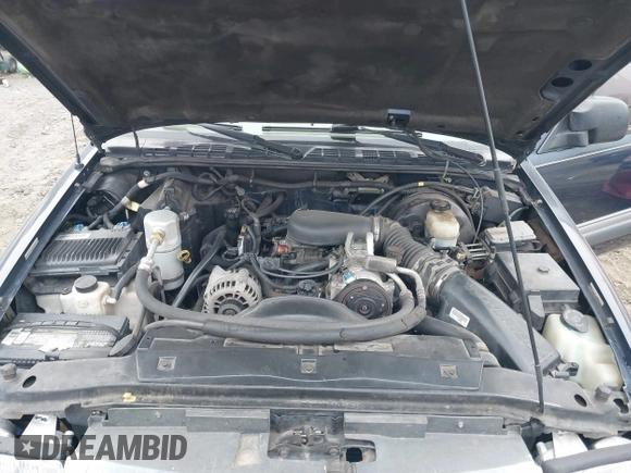 2000 GMC Sonoma SLS z VIN 1GTCS19W9Y8237166, wystawiony jako IAAI lot #41513561 z przebiegiem 177 448 mil mil oraz . Historia ofert i sprzedaży dostępna na DreamBid. Obrazek 10.