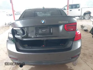 2016 BMW 3 Series 320i z VIN WBA8A9C54GK617747, wystawiony jako IAAI lot #42342518 z przebiegiem Nie podano mil oraz . Historia ofert i sprzedaży dostępna na DreamBid. Obrazek 16.