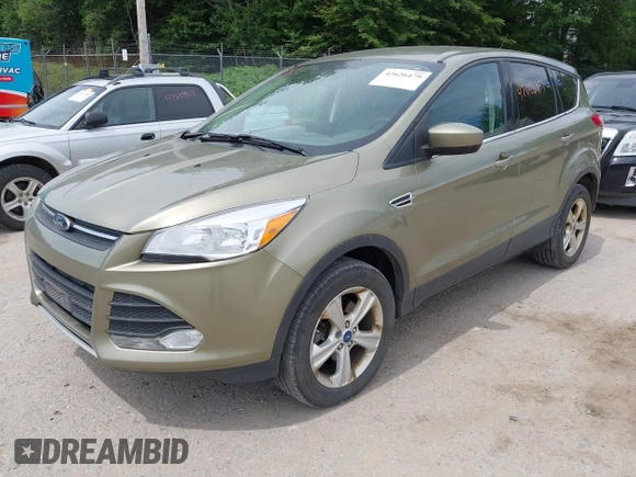 2013 Ford Escape SE z VIN 1FMCU9G92DUB27580, wystawiony jako IAAI lot #42626479 z przebiegiem 67 891 mil mil oraz . Historia ofert i sprzedaży dostępna na DreamBid. Obrazek 2.