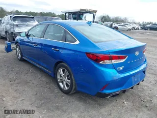 2019 Hyundai Sonata Sport with VIN 5NPE34AF2KH735382, listed as a IAAI auction lot 41815754 with 136,432 mi miles. Bid and sale history available at carsss.com. Image 3.