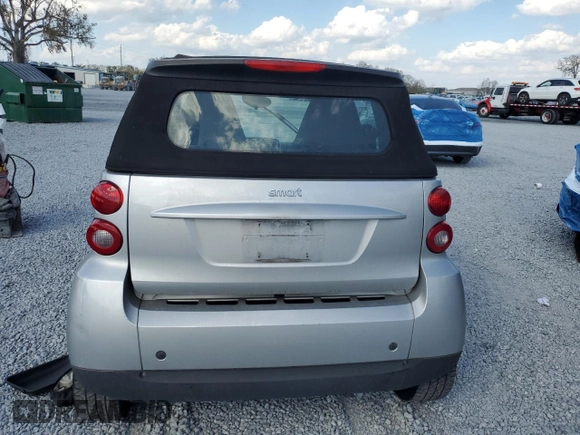 2009 Smart fortwo Passion z VIN WMEEK31X69K221523, wystawiony jako Copart lot #45155415 z przebiegiem 133 638 mil mil oraz Czysty tytuł • Clean title. Historia ofert i sprzedaży dostępna na DreamBid. Obrazek 6.