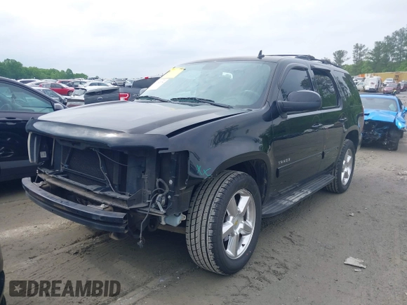 2010 Chevrolet Tahoe LT z VIN 1GNMCBE38AR113187, wystawiony jako IAAI lot #42120278 z przebiegiem 190 030 mil mil oraz . Historia ofert i sprzedaży dostępna na DreamBid. Obrazek 2.