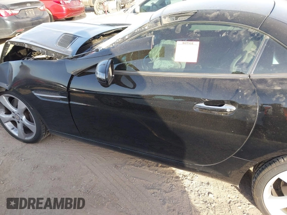 2013 Mercedes-Benz SLK-Class SLK 350 with VIN WDDPK5HA6DF054060, listed as a IAAI auction lot 41797807 with 84,877 mi miles. Bid and sale history available at carsss.com. Image 14.