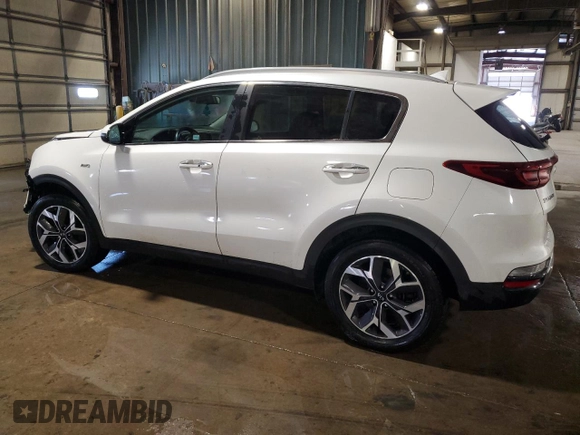 2020 Kia Sportage EX z VIN KNDPNCAC6L7804485, wystawiony jako Copart lot #56988855 z przebiegiem 117 112 mil mil oraz Szkoda całkowita • Salvage title. Historia ofert i sprzedaży dostępna na DreamBid. Obrazek 2.