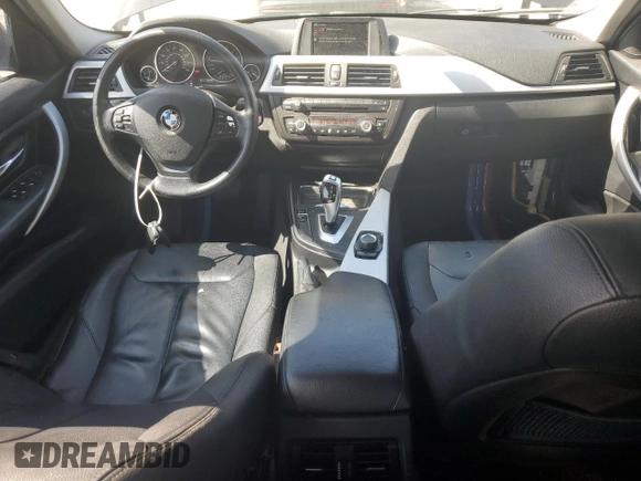 2013 BMW 3 Series 328i z VIN WBA3C1C58DF437018, wystawiony jako Copart lot #52147355 z przebiegiem 161 247 mil mil oraz Szkody całkowita. Historia ofert i sprzedaży dostępna na DreamBid. Obrazek 8.