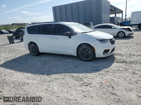 2023 Chrysler Pacifica Limited with VIN 2C4RC3GG7PR593178, listed as a Copart auction lot 54371325 with 44,633 mi miles and Salvage title. Bid and sale history available at DreamBid. Image 14.