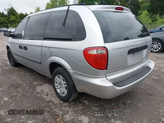 2005 Dodge Caravan SE with VIN 1D4GP24R95B151741, listed as a IAAI auction lot 42215827 with 189,025 mi miles and . Bid and sale history available at carsss.com. Image 3.