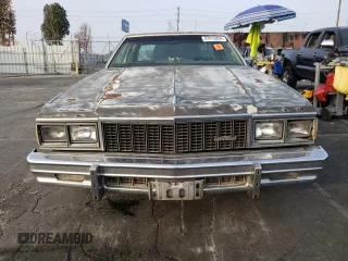 1979 Chevrolet Caprice z VIN 1N69G9C181400, wystawiony jako Copart lot #87016834 z przebiegiem 38 392 mil mil oraz Szkoda całkowita • Salvage title. Historia ofert i sprzedaży dostępna na DreamBid. Obrazek 5.