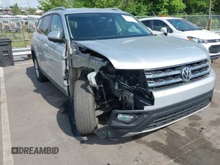 2018 Volkswagen Atlas SE with VIN 1V2CR2CA9JC535166, listed as a IAAI auction lot 42179451 with 146,625 mi miles and . Bid and sale history available at DreamBid. Image 6.