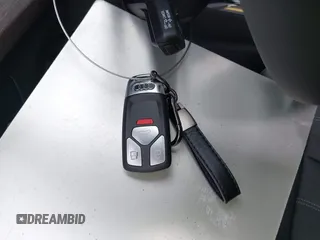 2025 Audi Q5 Premium с VIN WA1ABAFY3S2050913, выставлен на аукционе IAAI как лот 42403495 с пробегом 1 673 миль миль и . История ставок и продаж доступна на DreamBid. Изображение 11.
