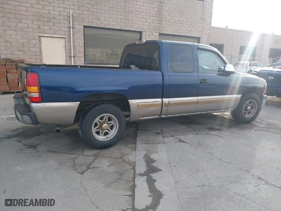 2001 Chevrolet Silverado 1500 LS with VIN 2GCEC19V811360625, listed as a IAAI auction lot 41733223 with 275,968 mi miles. Bid and sale history available at carsss.com. Image 4.