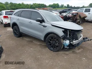 2022 Kia Sorento SX z VIN 5XYRKDLF2NG119453, wystawiony jako IAAI lot #42157576 z przebiegiem 66 733 mil mil oraz . Historia ofert i sprzedaży dostępna na DreamBid. Obrazek 1.