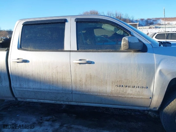 2015 Chevrolet Silverado 1500 LT with VIN 3GCUKREC8FG406809, listed as a IAAI auction lot 41352465 with NaN miles. Bid and sale history available at carsss.com. Image 13.