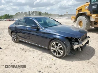 2020 Mercedes-Benz C 300 with VIN 55SWF8DB1LU326414, listed as a Copart auction lot 58717905 with 33,471 mi miles and Salvage title. Bid and sale history available at DreamBid. Image 4.
