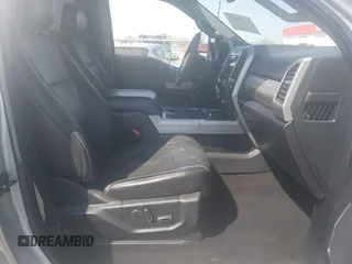 2019 Ford F-250 XL z VIN 1FT7W2B66KEC54893, wystawiony jako IAAI lot #41887418 z przebiegiem 151 950 mil mil oraz . Historia ofert i sprzedaży dostępna na DreamBid. Obrazek 5.