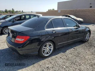2014 Mercedes-Benz C 250 Sport z VIN WDDGF4HB5EA968032, wystawiony jako Copart lot #60570585 z przebiegiem 121 077 mil mil oraz Czysty tytuł • Clean title. Historia ofert i sprzedaży dostępna na DreamBid. Obrazek 3.