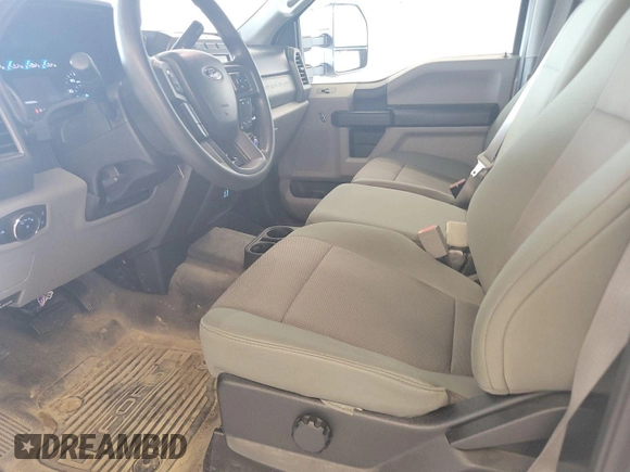 2019 Ford F-250 XL z VIN 1FT7W2B61KEF86319, wystawiony jako IAAI lot #42801635 z przebiegiem 31 051 mil mil oraz . Historia ofert i sprzedaży dostępna na DreamBid. Obrazek 18.