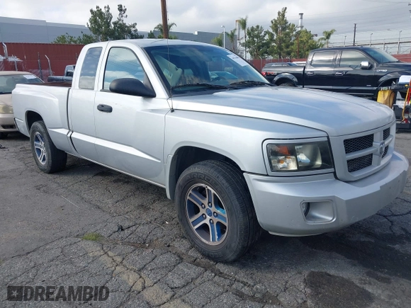 2011 Ram Dakota Bighorn/Lonestar with VIN 1D7RE3BK6BS636282, listed as a IAAI auction lot 41514885 with 295,847 mi miles. Bid and sale history available at carsss.com. Image 1.
