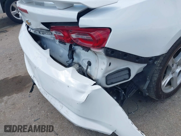 2020 Chevrolet Camaro 1LT with VIN 1G1FB3DX5L0128681, listed as a IAAI auction lot 42239437 with Not provided miles and . Bid and sale history available at DreamBid. Image 6.