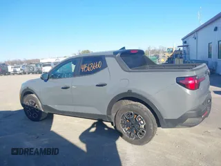 2024 Hyundai Santa Cruz SE z VIN 5NTJADAE5RH088273, wystawiony jako IAAI lot #41563660 z przebiegiem 14 873 mil mil oraz . Historia ofert i sprzedaży dostępna na DreamBid. Obrazek 14.