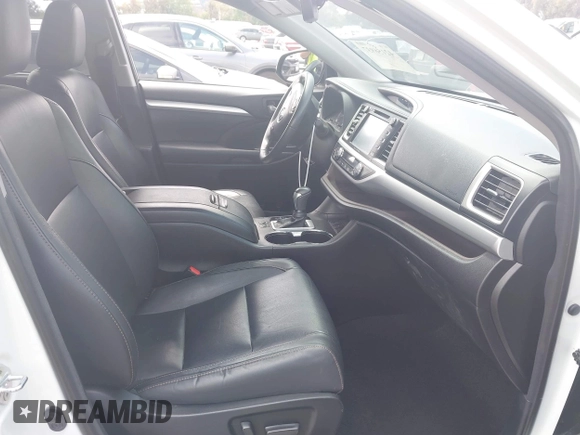 2018 Toyota Highlander SE with VIN 5TDKZRFH7JS546793, listed as a IAAI auction lot 42156937 with 59,181 mi miles and . Bid and sale history available at DreamBid. Image 5.