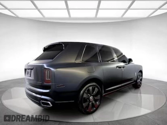 2020 Rolls-Royce Cullinan z VIN SLATV4C0XLU201XXX, wystawiony jako Copart lot #58541115 z przebiegiem 48 797 mil mil oraz Tytuł czysty. Historia ofert i sprzedaży dostępna na DreamBid. Obrazek 4.