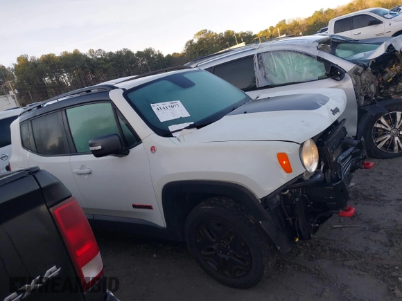 2018 Jeep Renegade Trailhawk with VIN ZACCJBCBXJPH18007, listed as a IAAI auction lot 41417677 with 46,296 mi miles. Bid and sale history available at carsss.com. Image 13.
