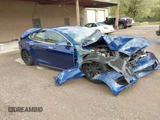 2017 Tesla Model S 100D with VIN 5YJSA1E27HF220982, listed as a IAAI auction lot 41731047 with 1 mi miles. Bid and sale history available at carsss.com. Image 1.