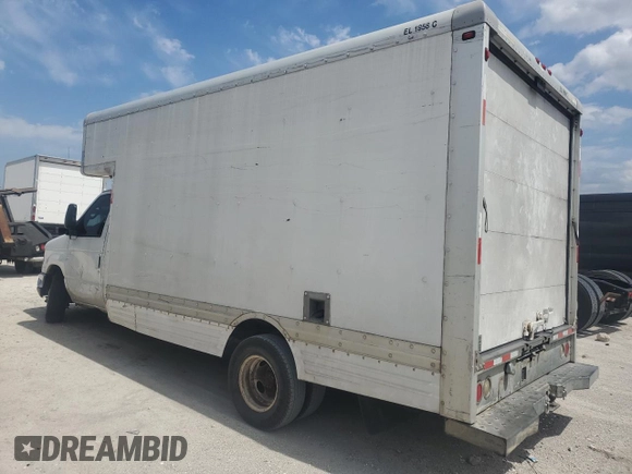 2009 Ford Econoline Cargo z VIN 1FDXE45S89DA10861, wystawiony jako Copart lot #50713435 z przebiegiem 209 070 mil mil oraz Szkoda całkowita • Salvage title. Historia ofert i sprzedaży dostępna na DreamBid. Obrazek 2.