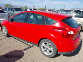 2014 Ford Focus SE z VIN 1FADP3K27EL260436, wystawiony jako IAAI lot #42328945 z przebiegiem 117 022 mil mil oraz . Historia ofert i sprzedaży dostępna na DreamBid. Obrazek 3.