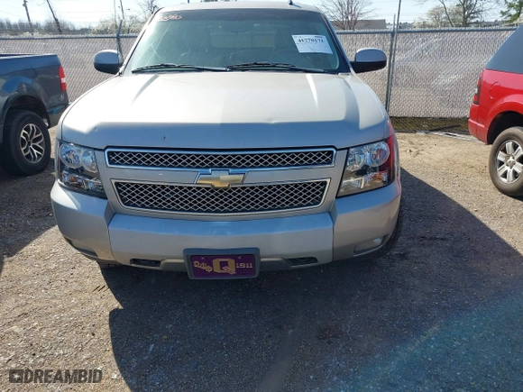2009 Chevrolet Avalanche LT w/2LT with VIN 3GNFK22049G153834, listed as a IAAI auction lot 41770171 with 280,608 mi miles. Bid and sale history available at carsss.com. Image 12.