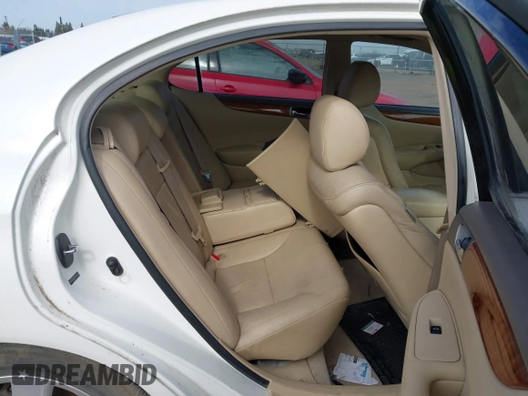 2005 Lexus ES with VIN JTHBA30G655129163, listed as a IAAI auction lot 41523048 with 160,907 mi miles. Bid and sale history available at carsss.com. Image 8.