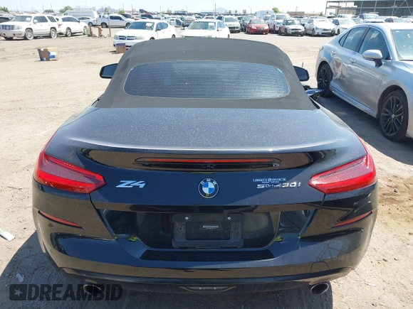 2020 BMW Z4 sDrive30i z VIN WBAHF3C06LWW72769, wystawiony jako IAAI lot #42458058 z przebiegiem 38 448 mil mil oraz . Historia ofert i sprzedaży dostępna na DreamBid. Obrazek 16.