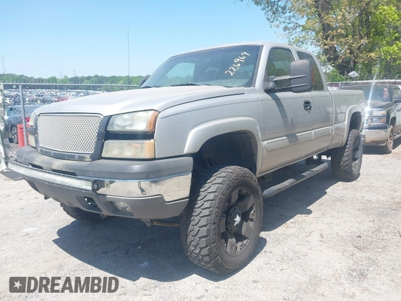 2004 Chevrolet Silverado 1500 Z71 with VIN 2GCEK19T941226969, listed as a IAAI auction lot 42036703 with 247,953 mi miles. Bid and sale history available at carsss.com. Image 2.
